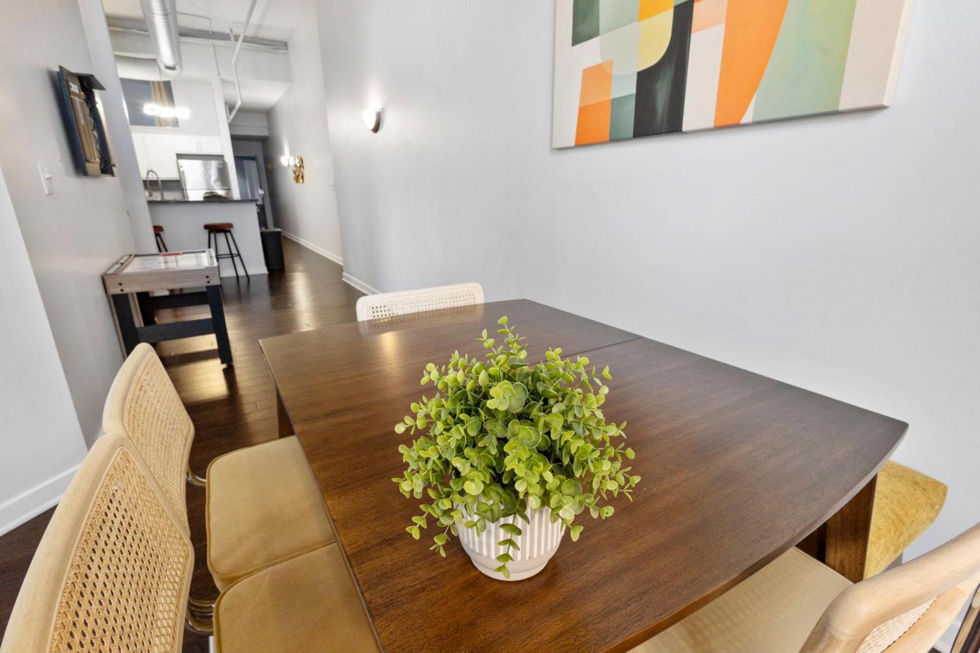 인디애나폴리스 Indy Loft - Monument Circle - Sleeps 7 - Convention Walkable 아파트 외부 사진