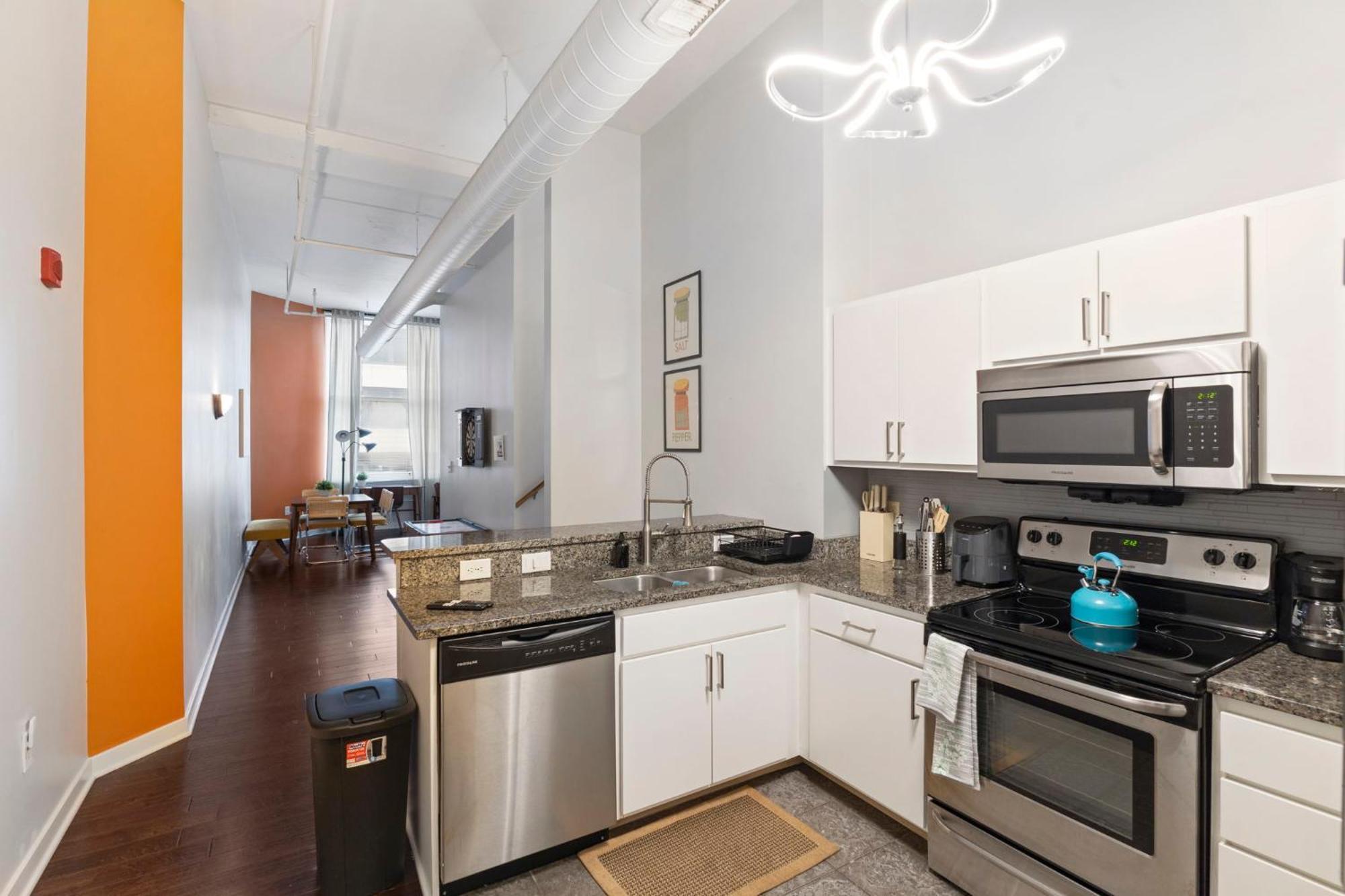 인디애나폴리스 Indy Loft - Monument Circle - Sleeps 7 - Convention Walkable 아파트 외부 사진
