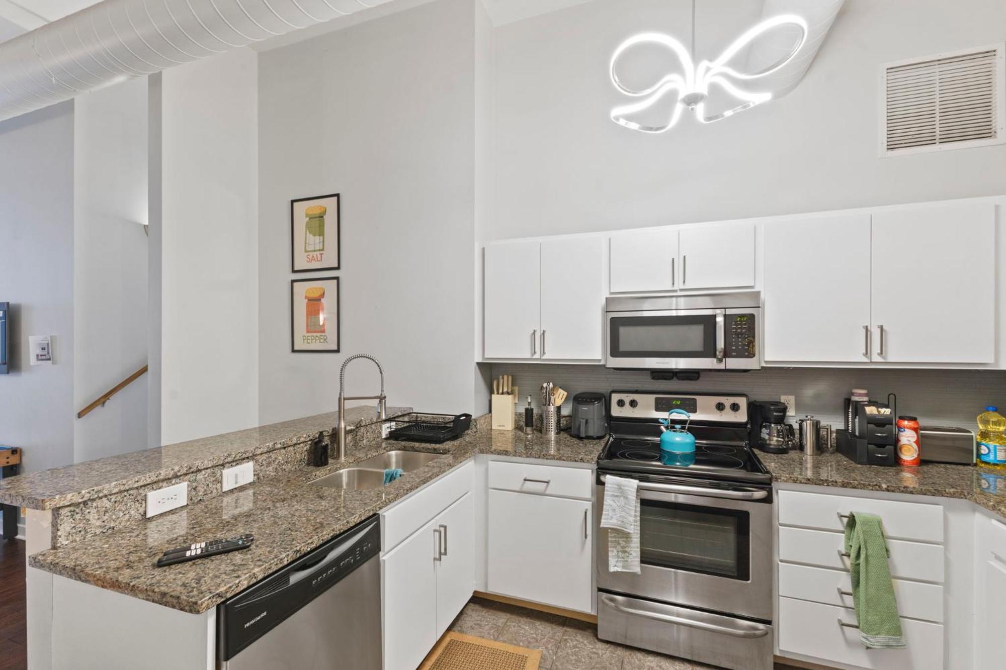 인디애나폴리스 Indy Loft - Monument Circle - Sleeps 7 - Convention Walkable 아파트 외부 사진
