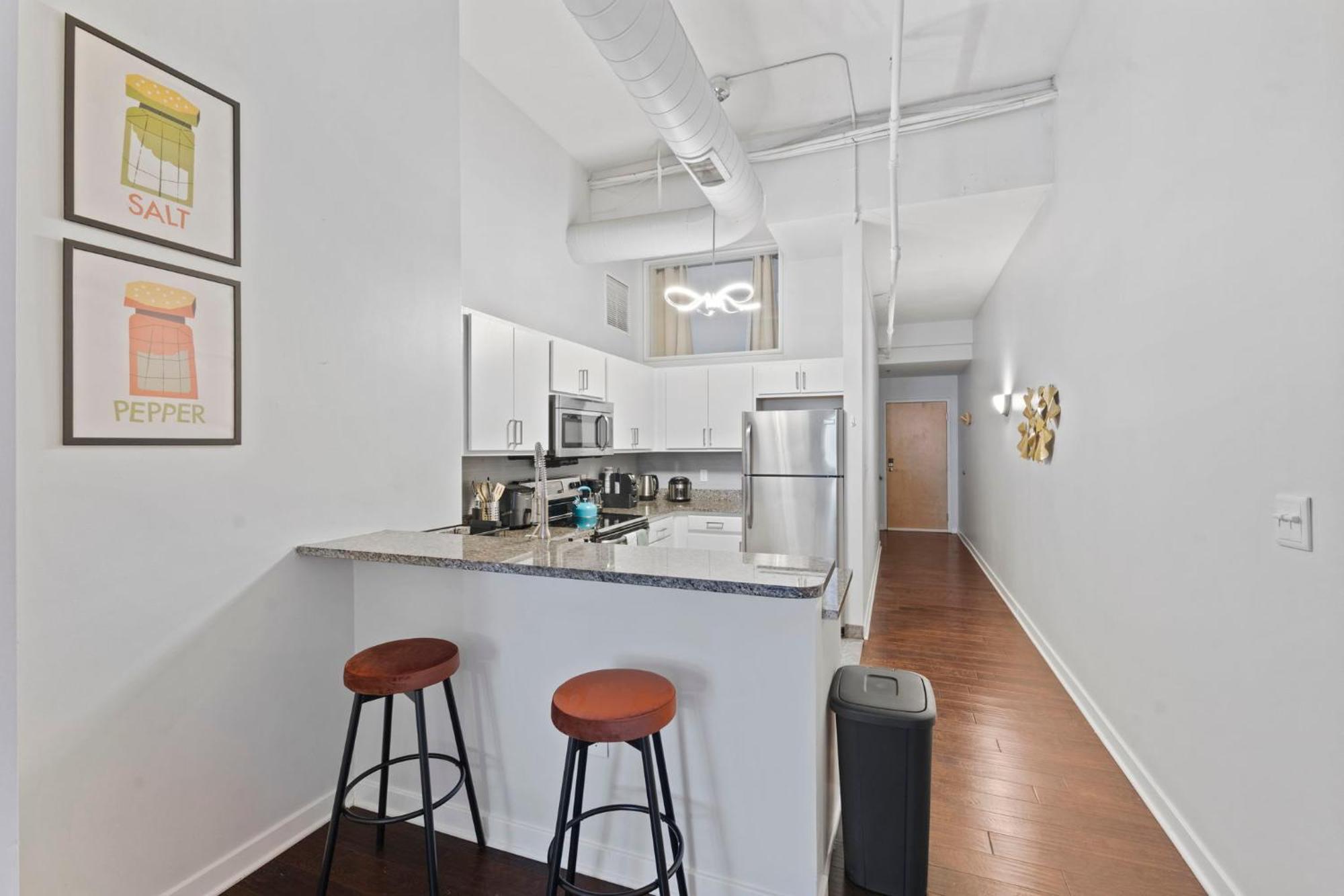 인디애나폴리스 Indy Loft - Monument Circle - Sleeps 7 - Convention Walkable 아파트 외부 사진