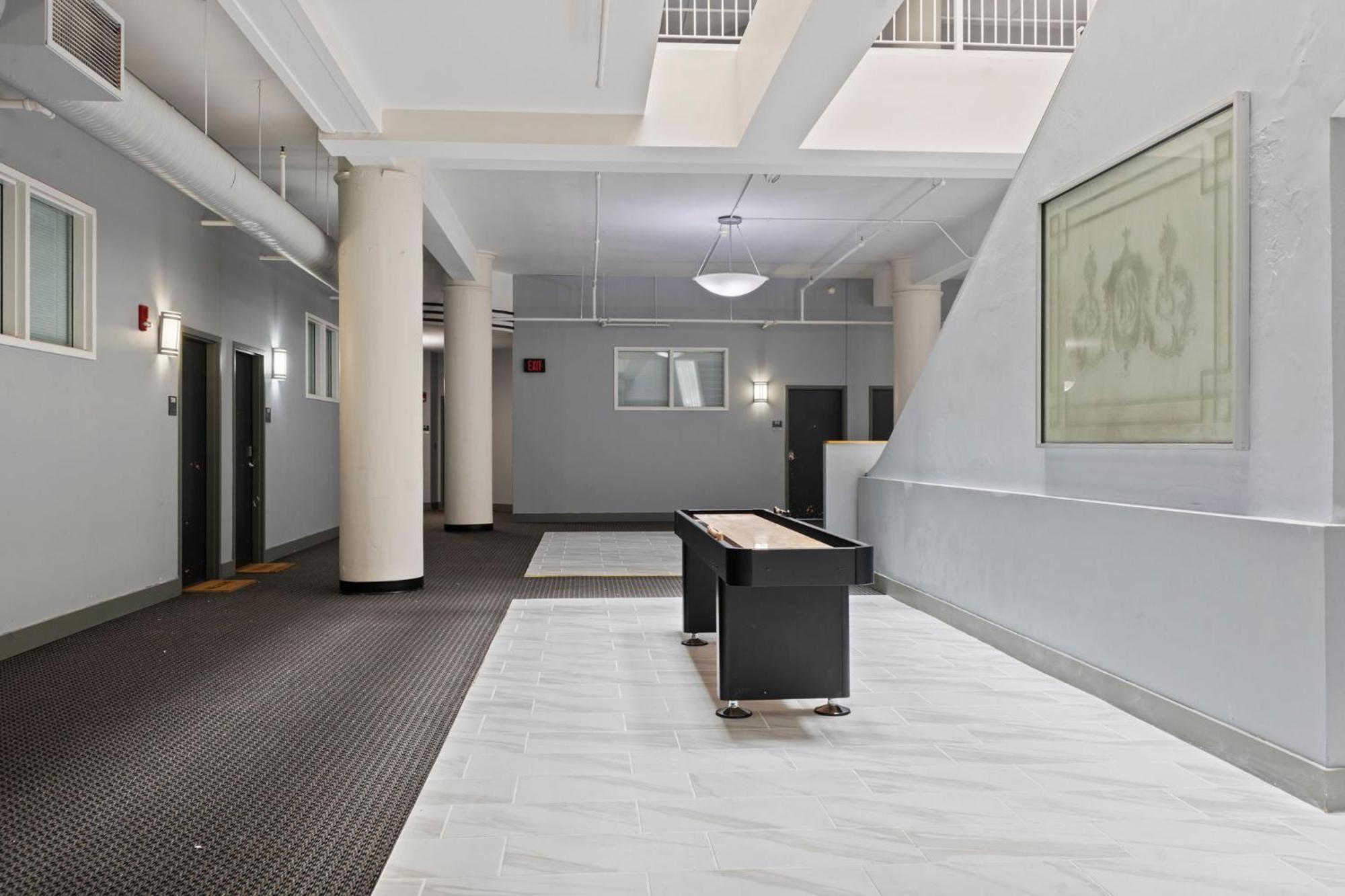 인디애나폴리스 Indy Loft - Monument Circle - Sleeps 7 - Convention Walkable 아파트 외부 사진